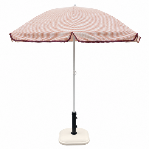 Guarda-sol listrado com franjas decorativas.png